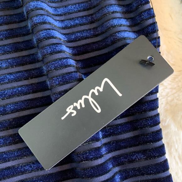 Lulus Ticket to Chic navy blue striped velvety dress size Extra Small XS NWT - Picture 13 of 15